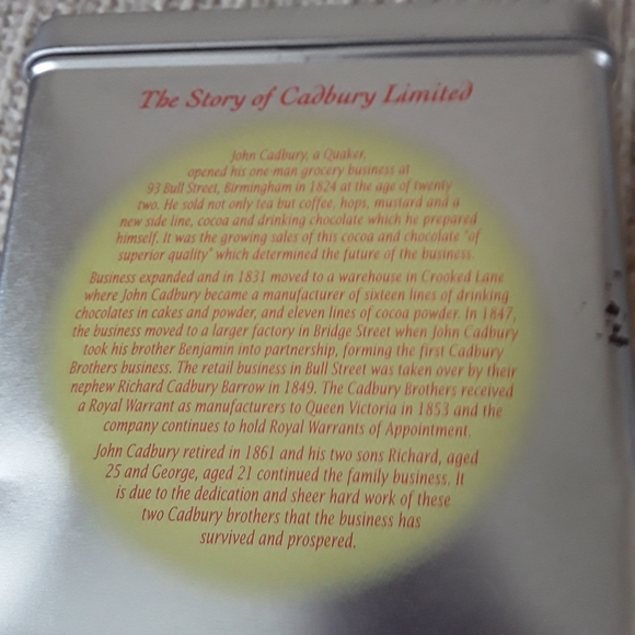 Vintage Cadbury chocolate biscuit tin - Picture 5 of 7